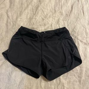 Athleta xs black shorts with zipper pocket